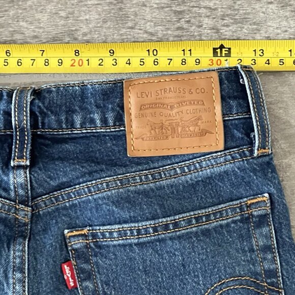 Levi’s Women’s Wedgie Straight Button Fly Jeans Size 25 Blue Denim Raw Hem - Picture 7 of 9